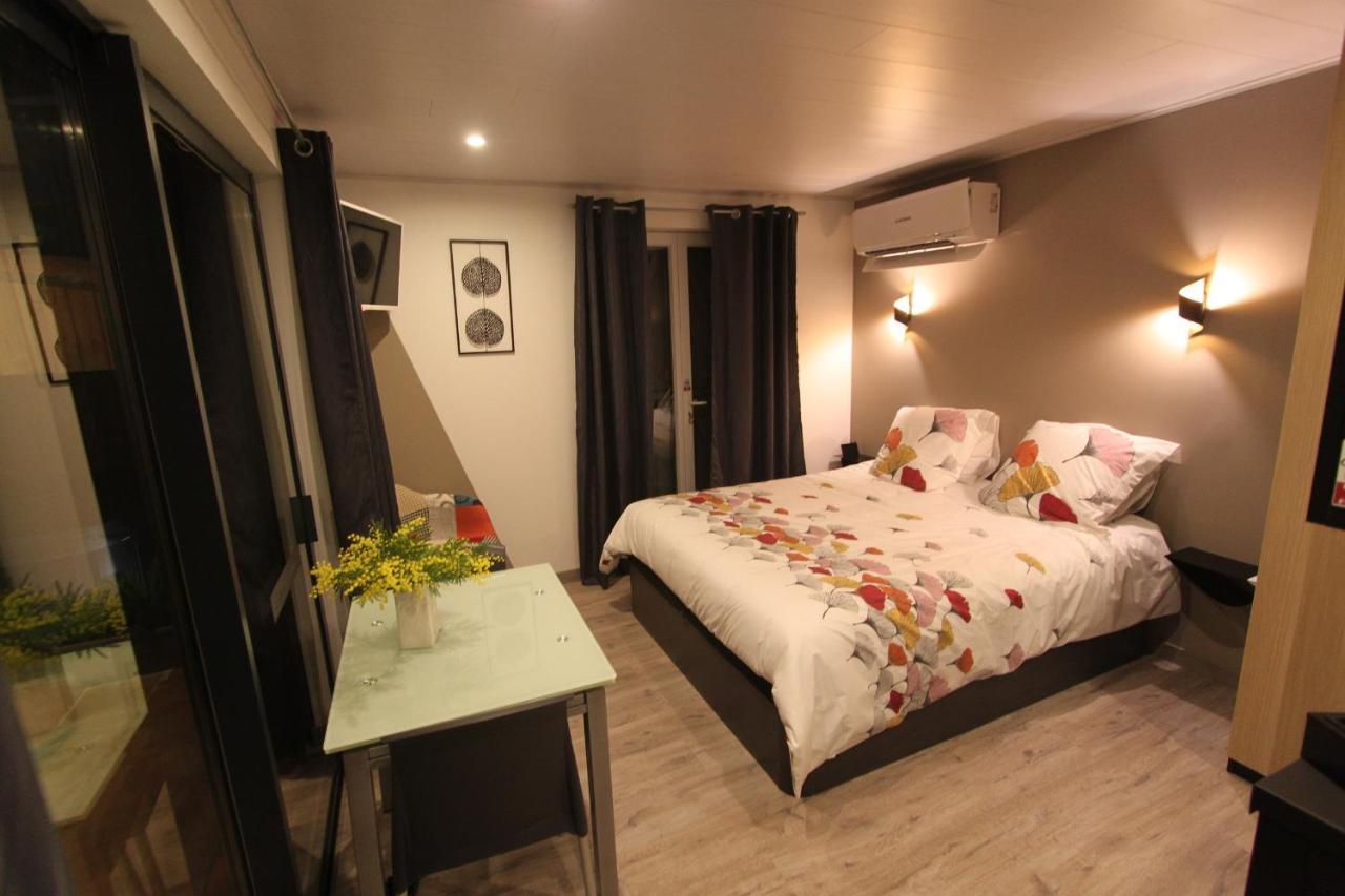 La Chambre Des Onglous Marseillan  Εξωτερικό φωτογραφία